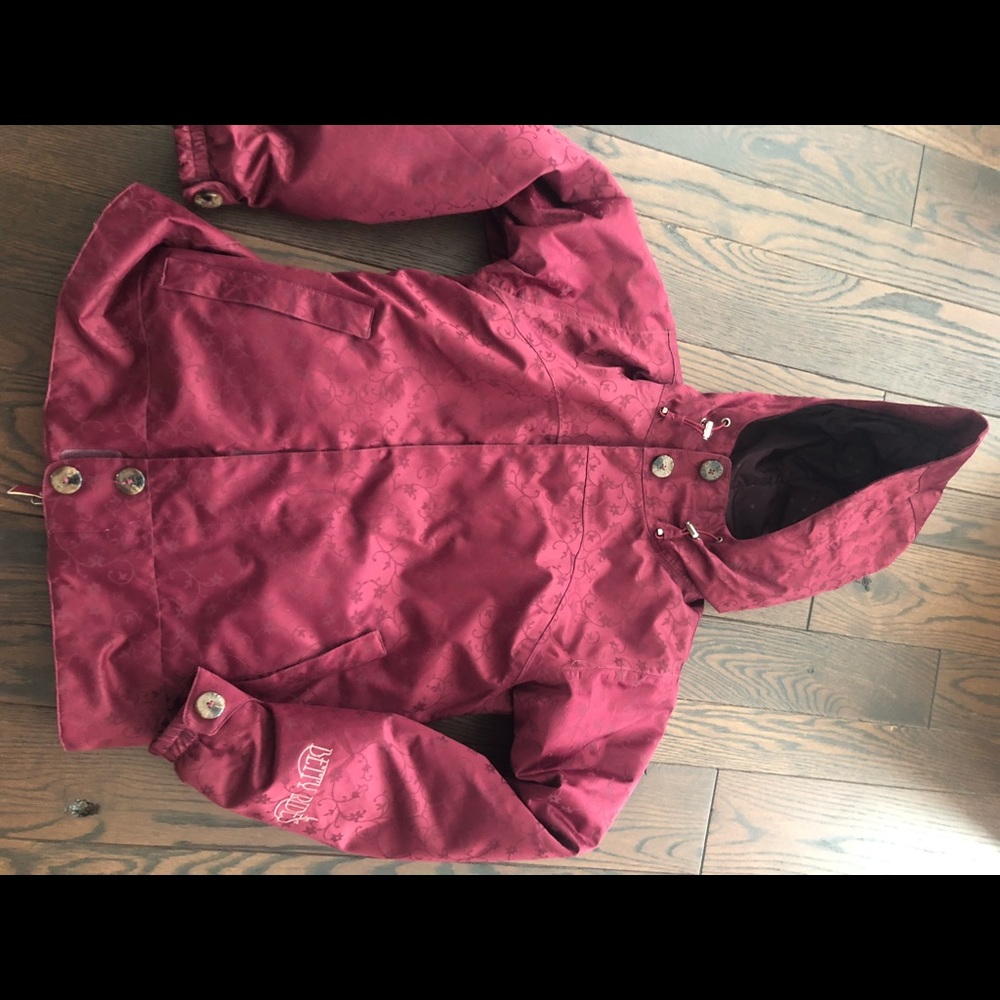 Ski and snowboard jacket